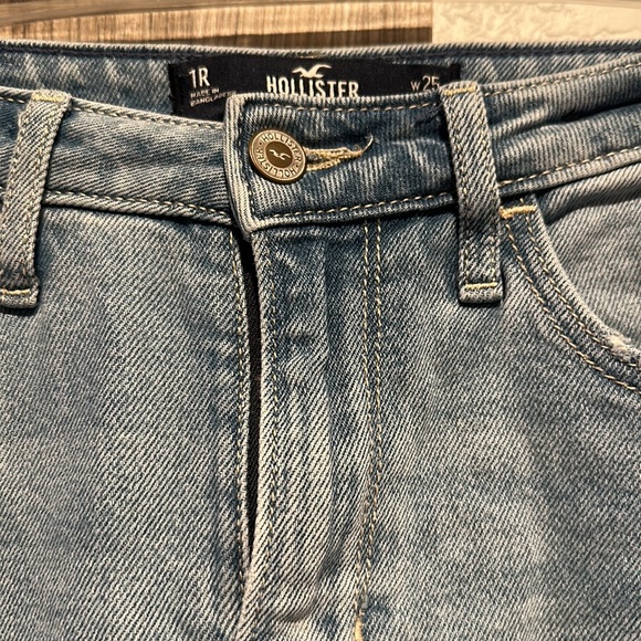 Hollister ultra high rise mom jean 25/27 - Picture 2 of 7
